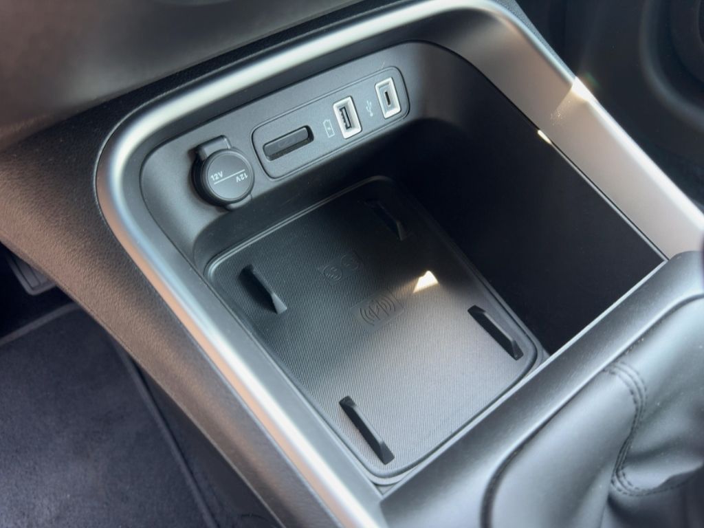 Fahrzeugabbildung Jeep Avenger Altitude  NAVI  RÜCKFAHRK.  KLIMAAUTOM.