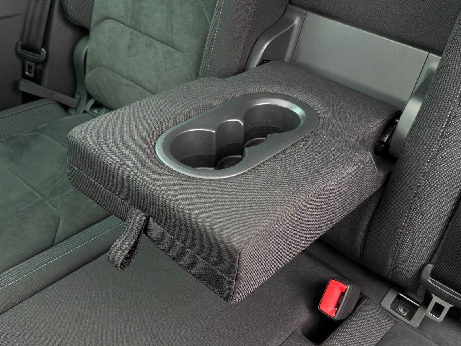 Fahrzeugabbildung Volkswagen Tiguan 2.0 TSI Hgl. 4M Alcan Pano Dynaudio 360°