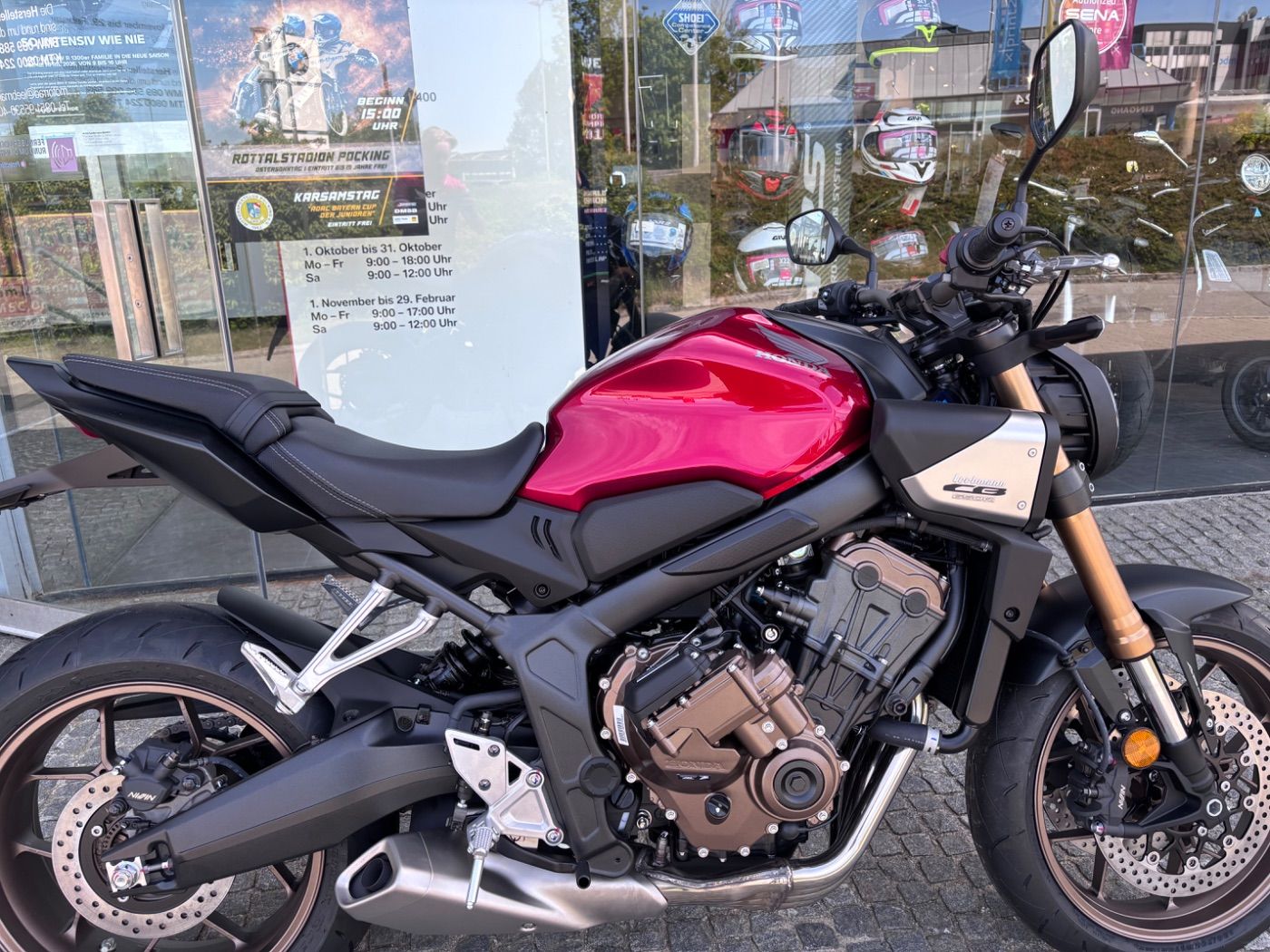 Fahrzeugabbildung Honda CB 650 R E-Clutch 6 Jahre Garantie