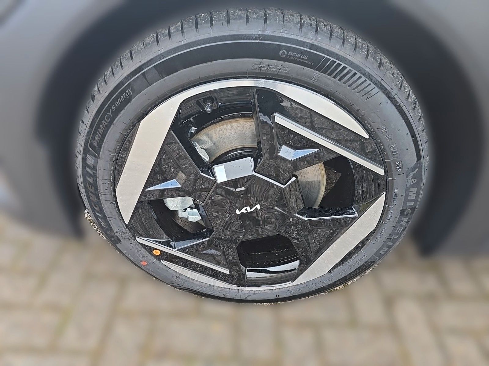 Fahrzeugabbildung Kia EV4 81 FWD EARTH UP TE WIC DWP DE SD