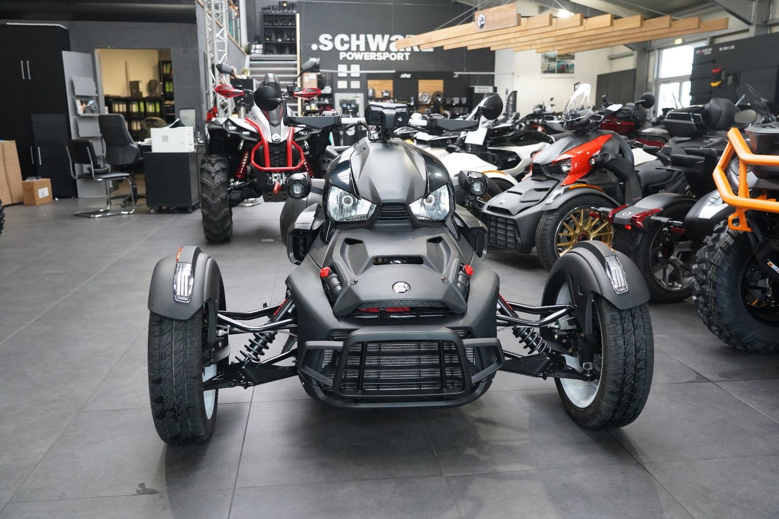 Fahrzeugabbildung Can Am Ryker 900 Rally + Zubehör Neuwertig