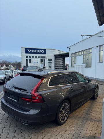 Volvo V90 B4 Momentum Pro*ACC+BLIS*HARMAN*KAMERA