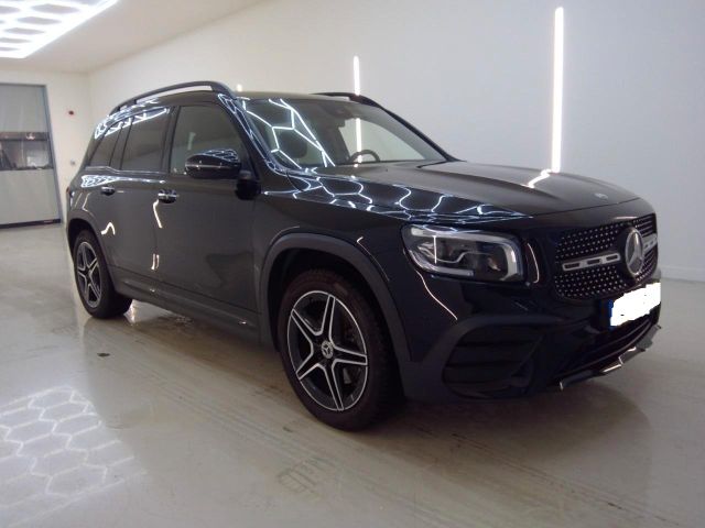 MERCEDES-BENZ GLB 200. AMG Line. Pano. Amb NETTO EXPORT 20.000