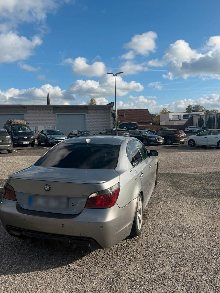 BMW 525