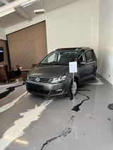 Volkswagen Immobilien - VW Sharan in Duisburg