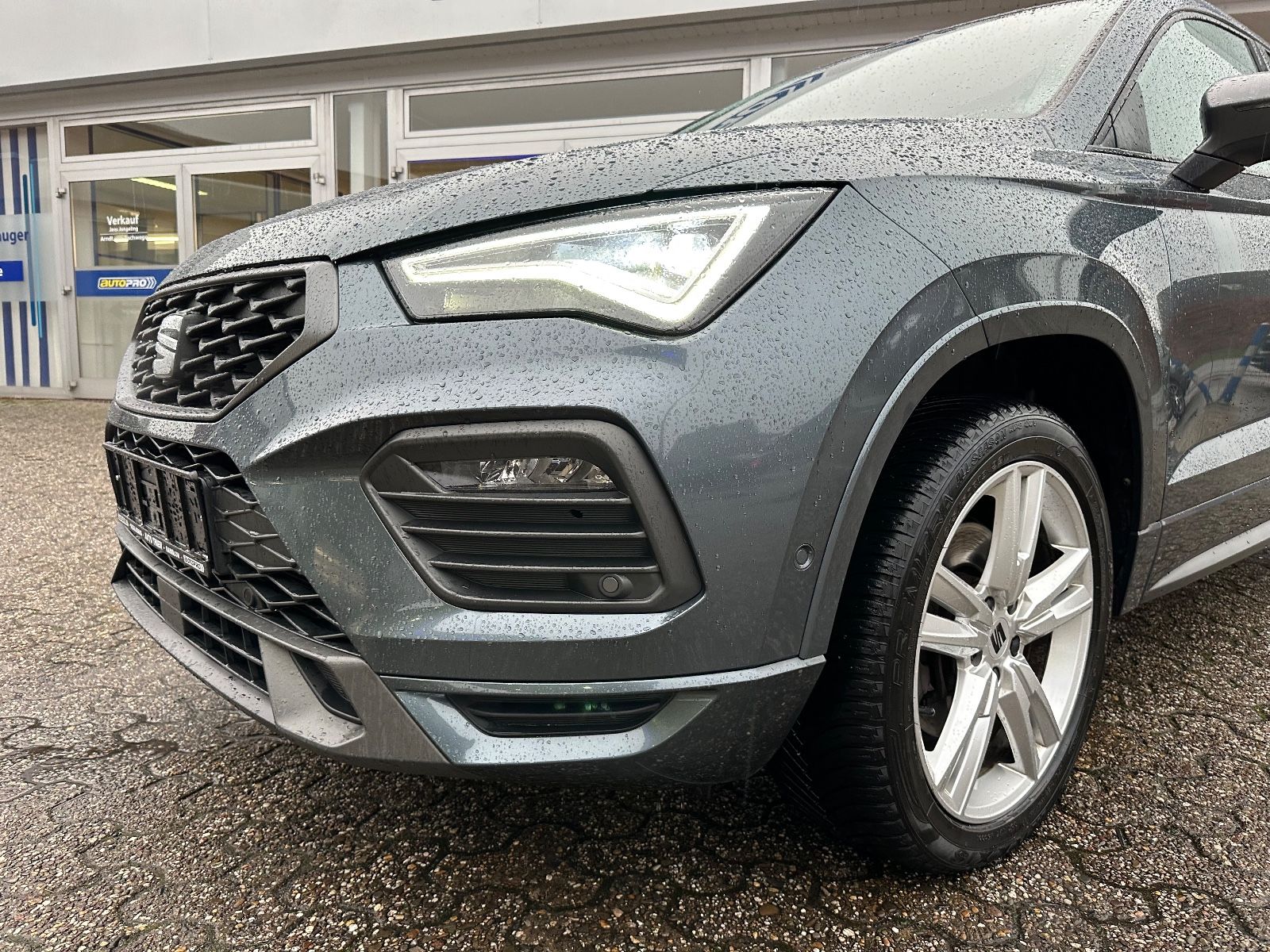 Fahrzeugabbildung SEAT Ateca 2.0 TDI FR DSG AHK/Navi/Dinamica/Beats