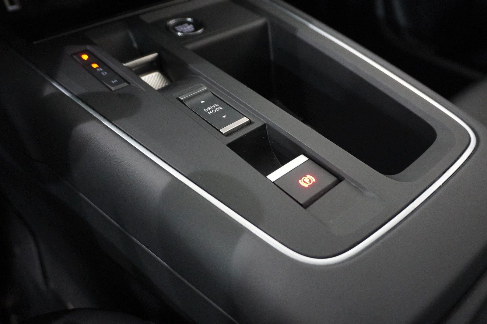 Fahrzeugabbildung Citroën C5 Aircross PLUS 145 E-DSC NAVI/LED/KAMERA/DAB+