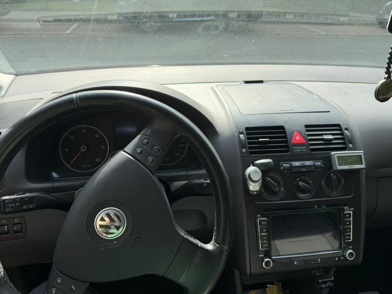 Volkswagen Golf 2006 — rear view
