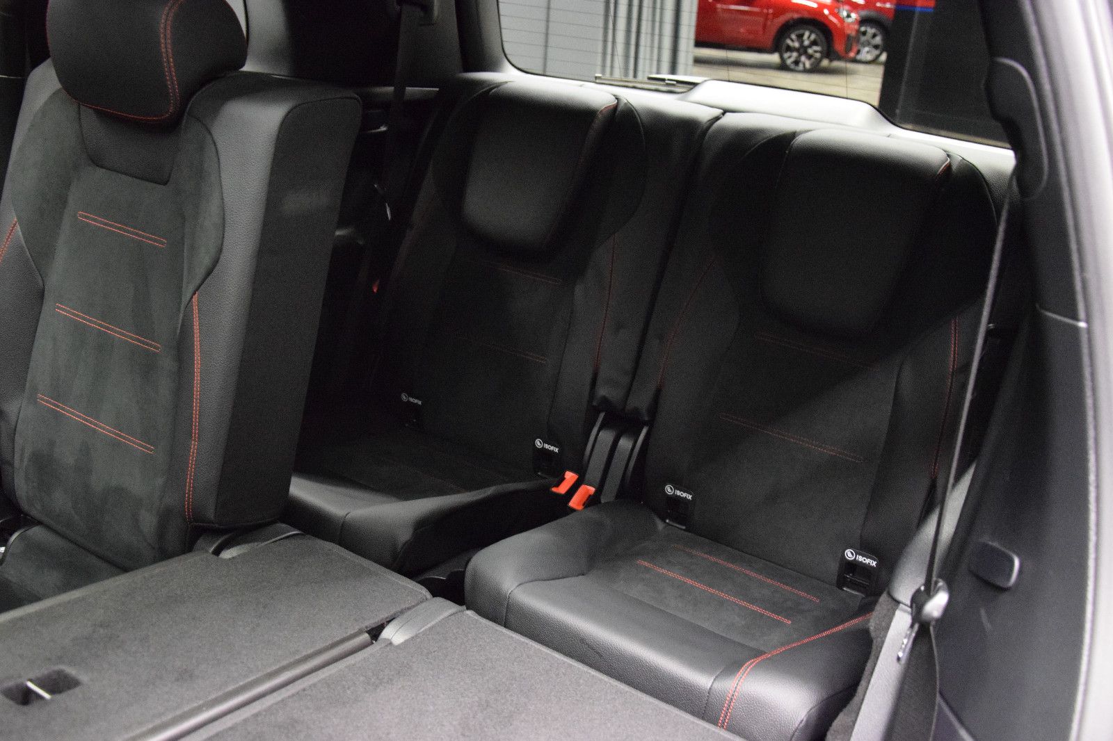 Fahrzeugabbildung Mercedes-Benz GLB 200 AMG Line 7Sitze Pano Ambi Widescreen AHK