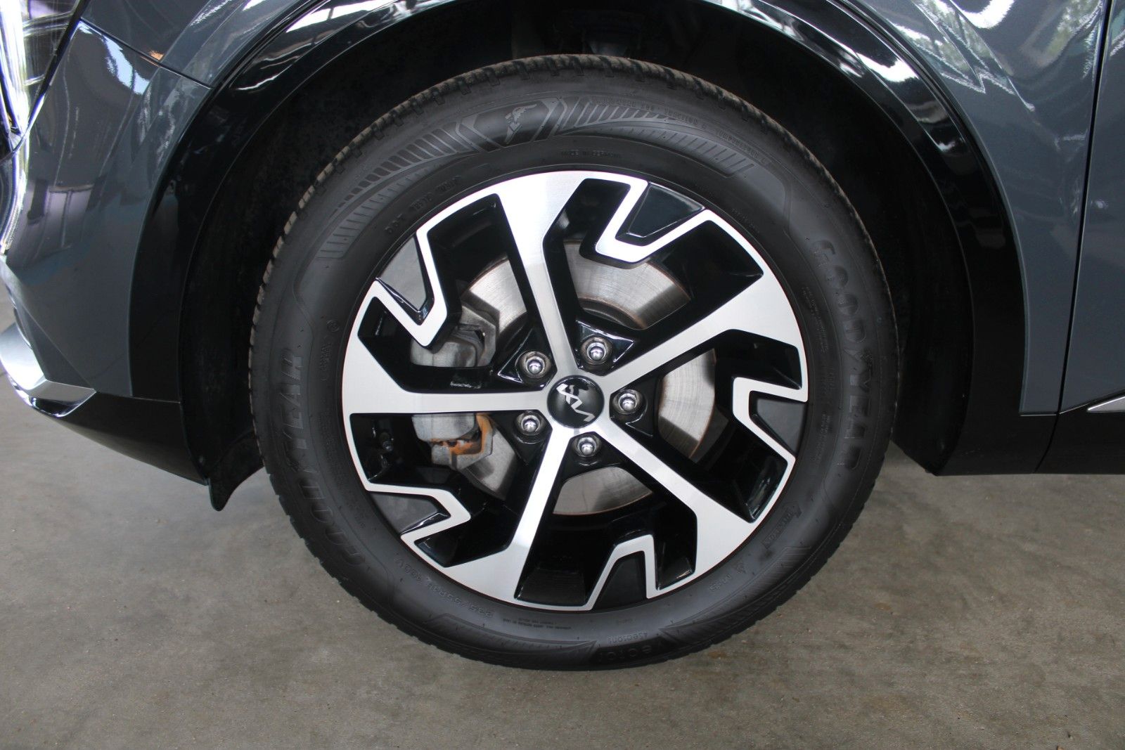 Fahrzeugabbildung Kia Sportage Spirit DCT MHEV 360° PANO ACC LED uvm.