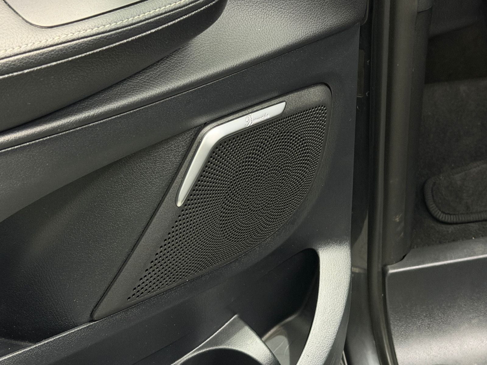 Fahrzeugabbildung Mercedes-Benz V300 d AVANTGARDE EDITION 4MATIC lang|BURMESTER|