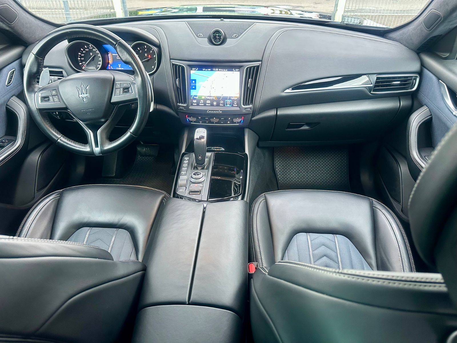 Fahrzeugabbildung Maserati LEVANTE GRANLUSSO Q4*SERVICE BEI MASERATI *