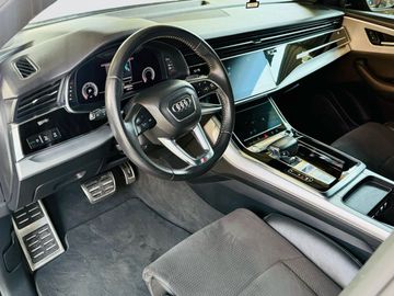 Audi Q8 - 5