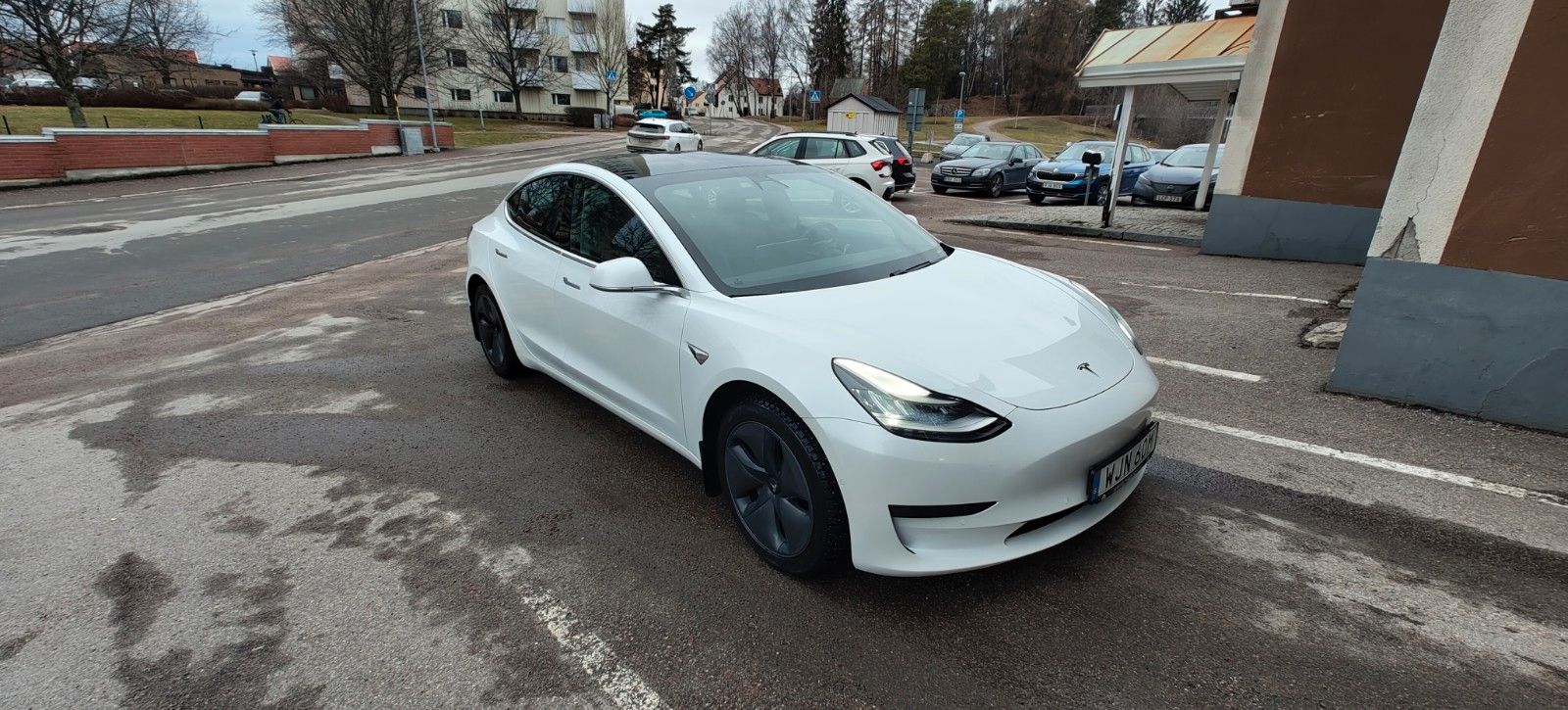 TESLA Model 3