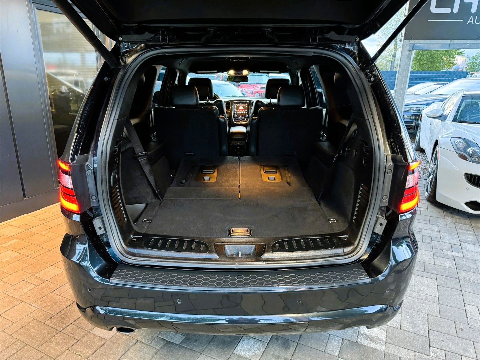 Fahrzeugabbildung Dodge Durango 5.7 V8 4x4 R/T Sport Black Edition *LED*