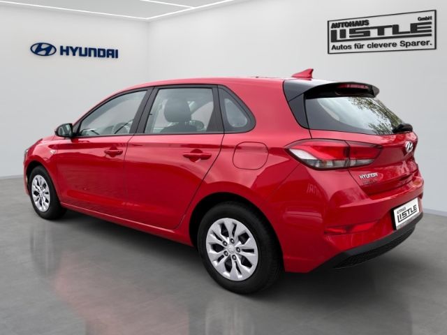 Fahrzeugabbildung Hyundai i30 Pure Radio,ZV mit FB,Klima DAB Spurhalteass.