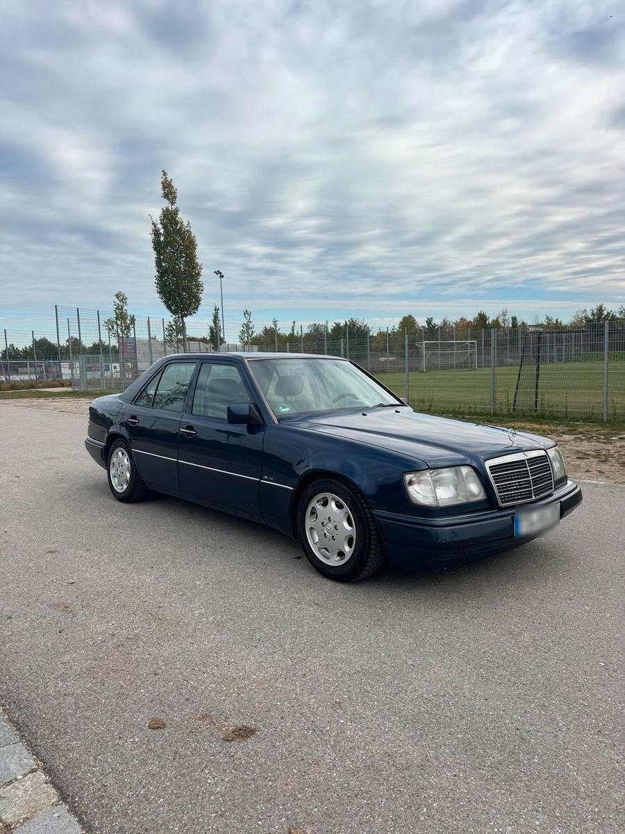 Mercedes-Benz E 220