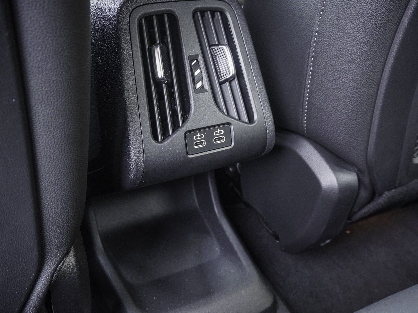 BMW iX1 xDrive30 M Sport RFK NAVI LED Sound Syst. foto 18