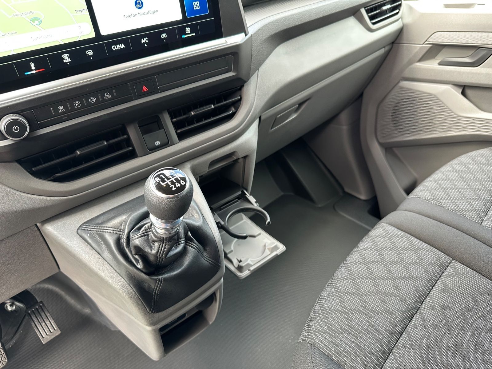Fahrzeugabbildung Volkswagen T7 Transporter 2.0 TDI LR Navi/LED/GRA/Einparkh