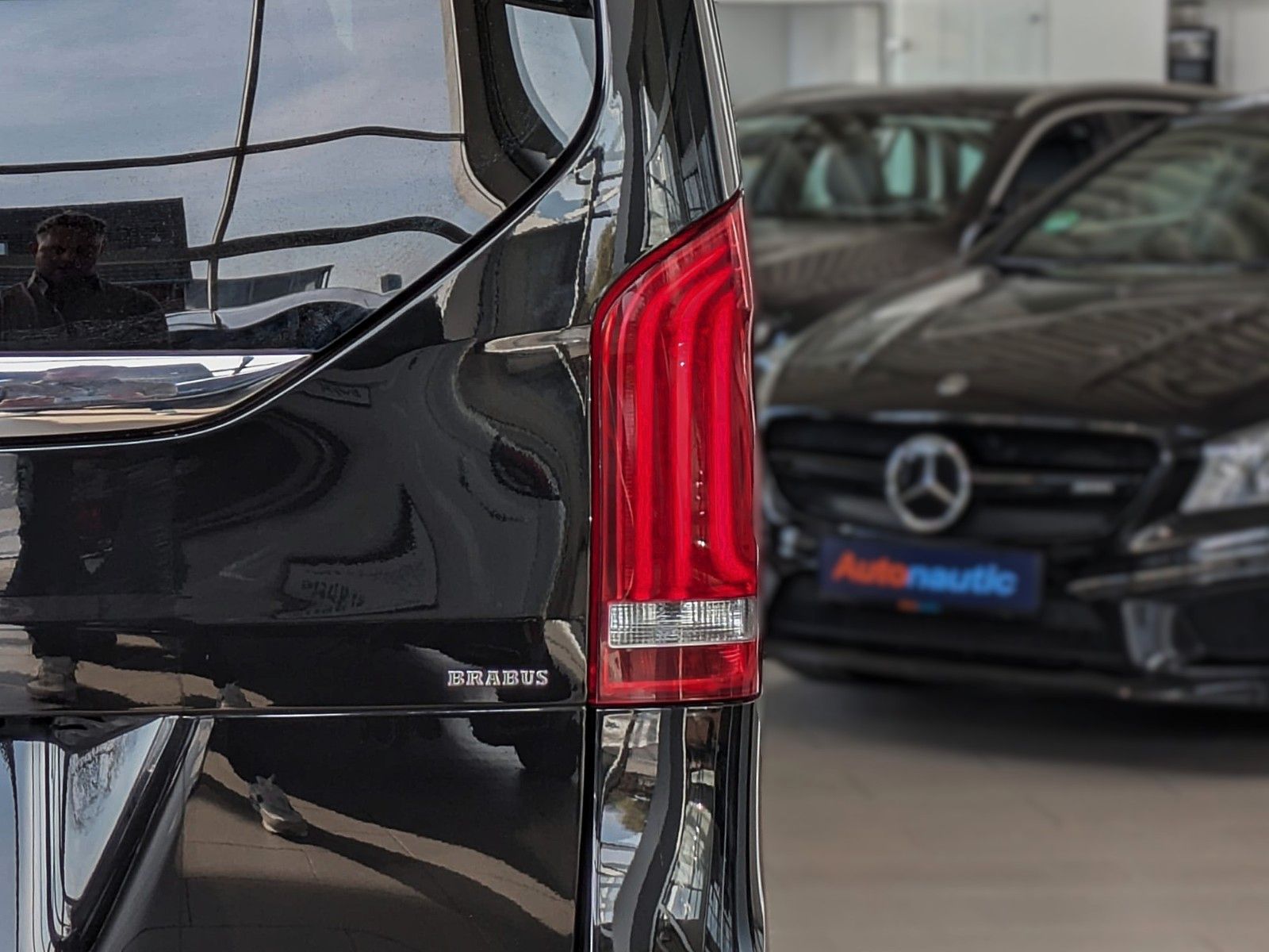 Fahrzeugabbildung Mercedes-Benz V 250d AMG 4M LANG 6 SITZE VIP SHUTTLE MEGAVOLL!