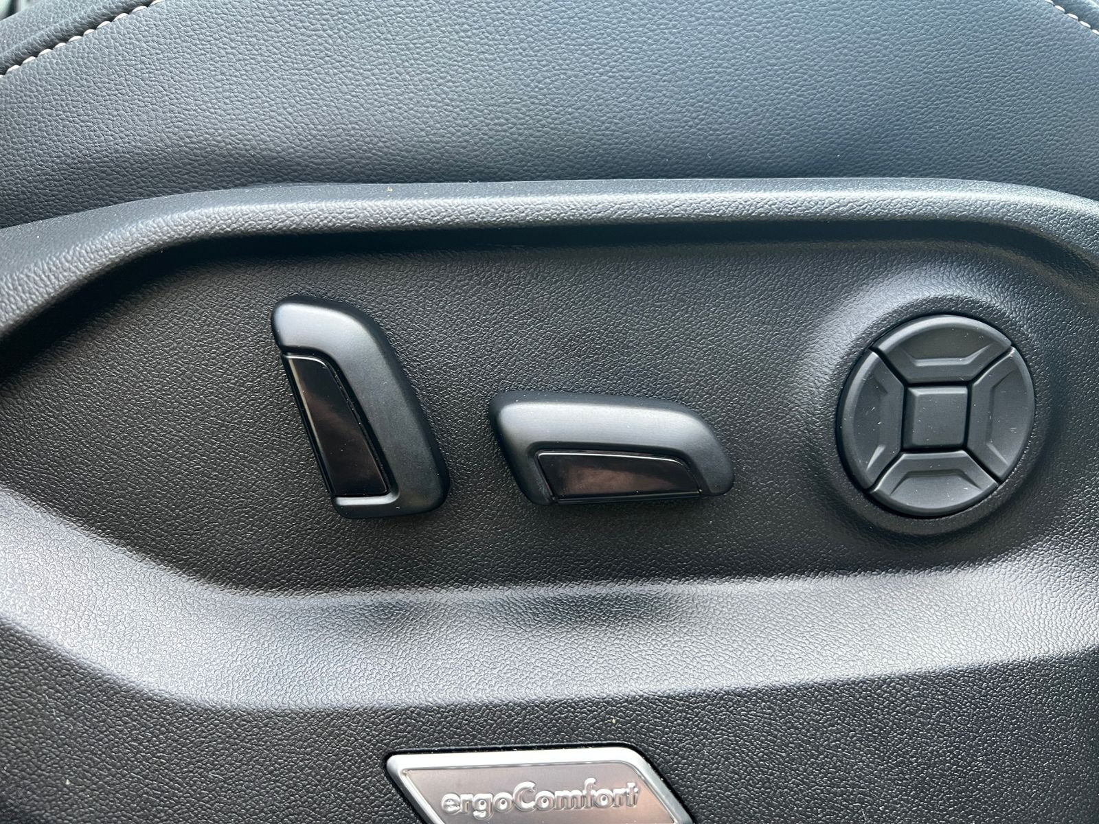 Fahrzeugabbildung Volkswagen Touareg 3.0 TDI 4MOTION *AHK, LED, Luft, ACC, 19
