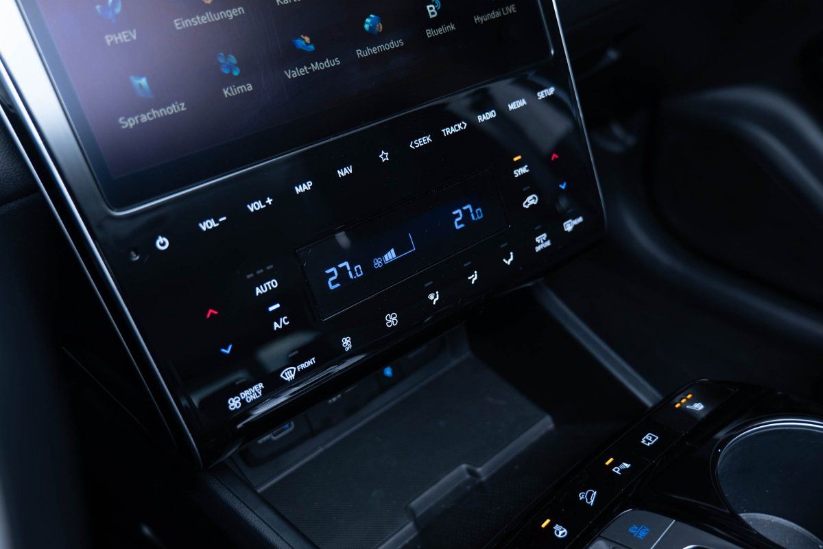 Fahrzeugabbildung Hyundai TUCSON Plug-in TREND el. Heck