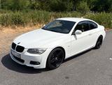 BMW 320i Coupé - - BMW 320 mit Benzin-Antrieb: Sportwagen, Automatik