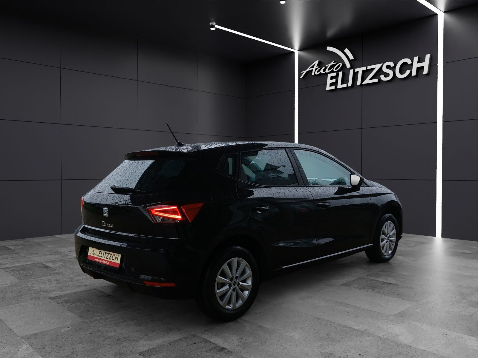 Fahrzeugabbildung SEAT Ibiza TSI Road-Edition DSG LED Navi AID ACC RFK