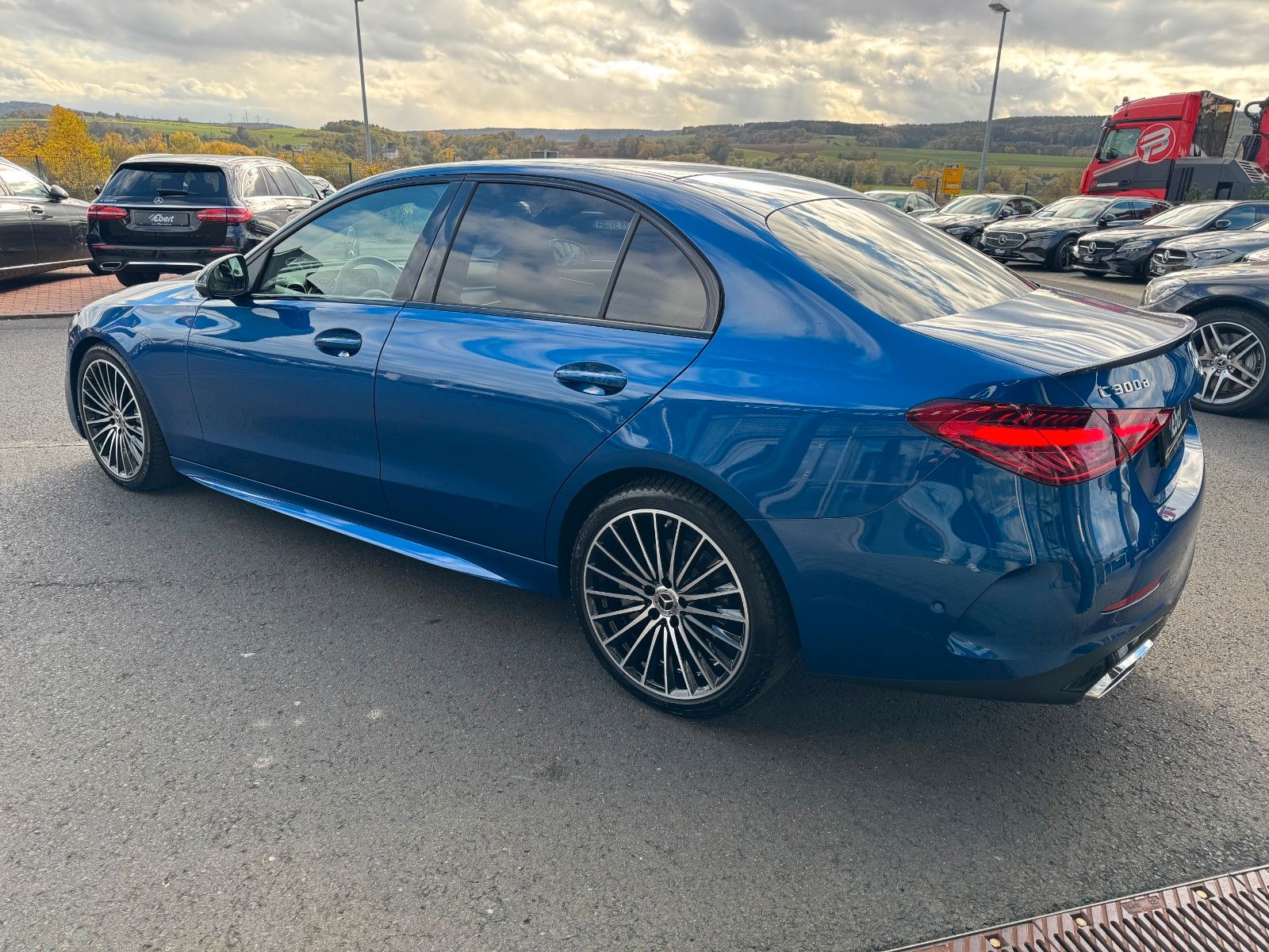 Fahrzeugabbildung Mercedes-Benz C 300d AMG+Burmester+Distr+Digital+360+