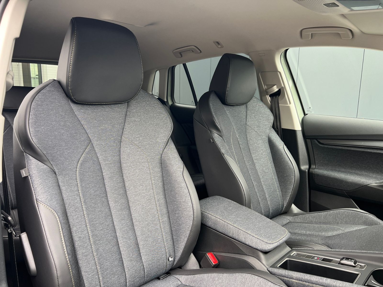 Fahrzeugabbildung SKODA Elroq 60 *AHK, Navi, KESSY*