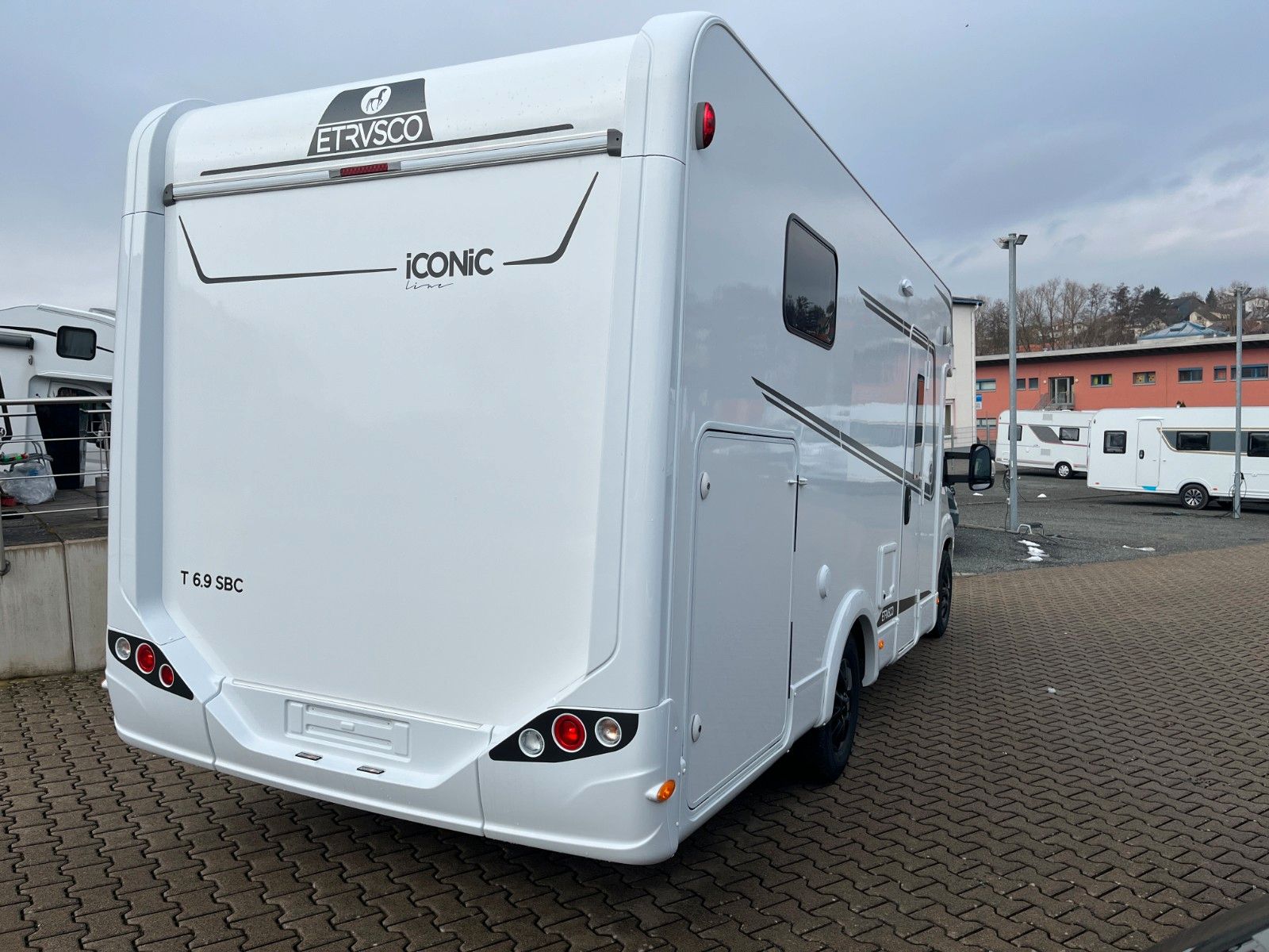 Fahrzeugabbildung Etrusco T 6.9 SBC *Hubbett*iConic*Komfort Plus*