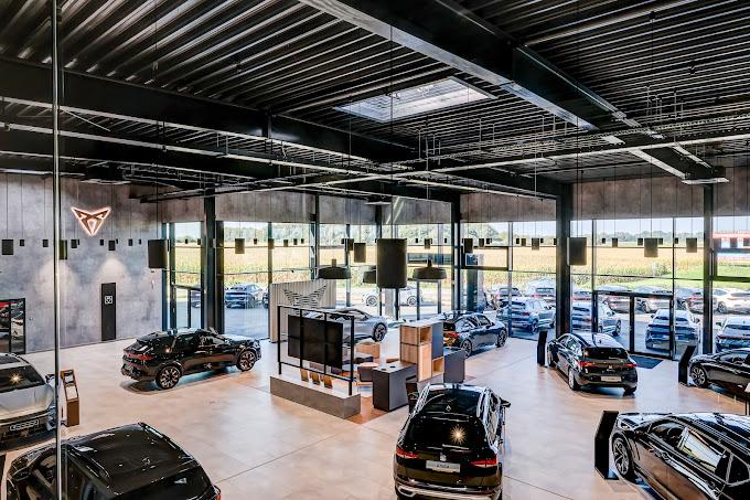 showroom-image-top