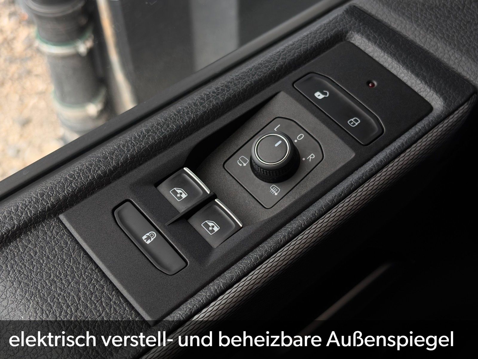 Fahrzeugabbildung Volkswagen T6.1 Multivan Highline Alcan. CAM ACC SHZ 3-Z KL