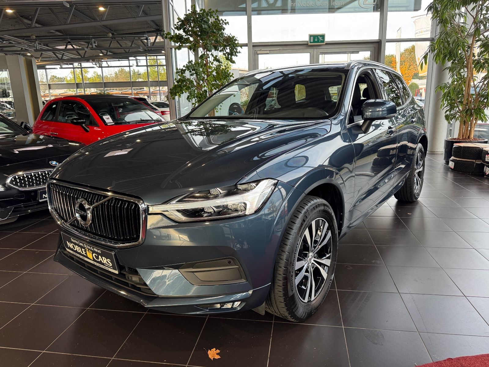 Fahrzeugabbildung Volvo XC60 Momentum Pro 2WD AHK LED NAVI ALU