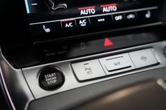 AUDI A6 Avant 45 TFSI quattro | S line | B&O | AHK AUDI A6 Avant 45 TFSI quattro | S line | B&O | AHK
