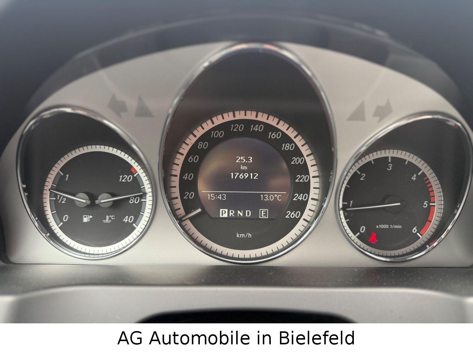 Mercedes-Benz C220 2010 — photo 12