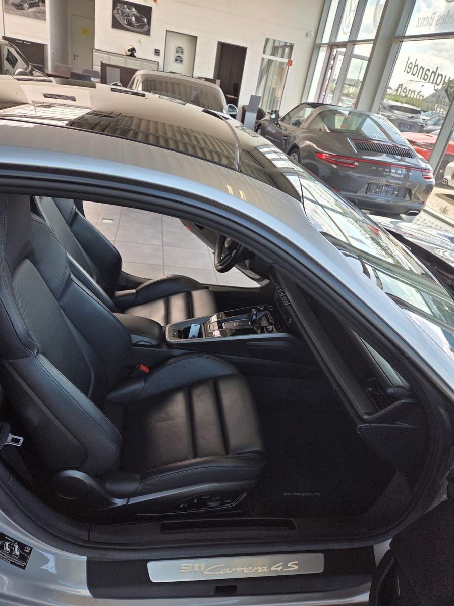 Fahrzeugabbildung Porsche 911 Carrera 4S Sport Design VollAusst.