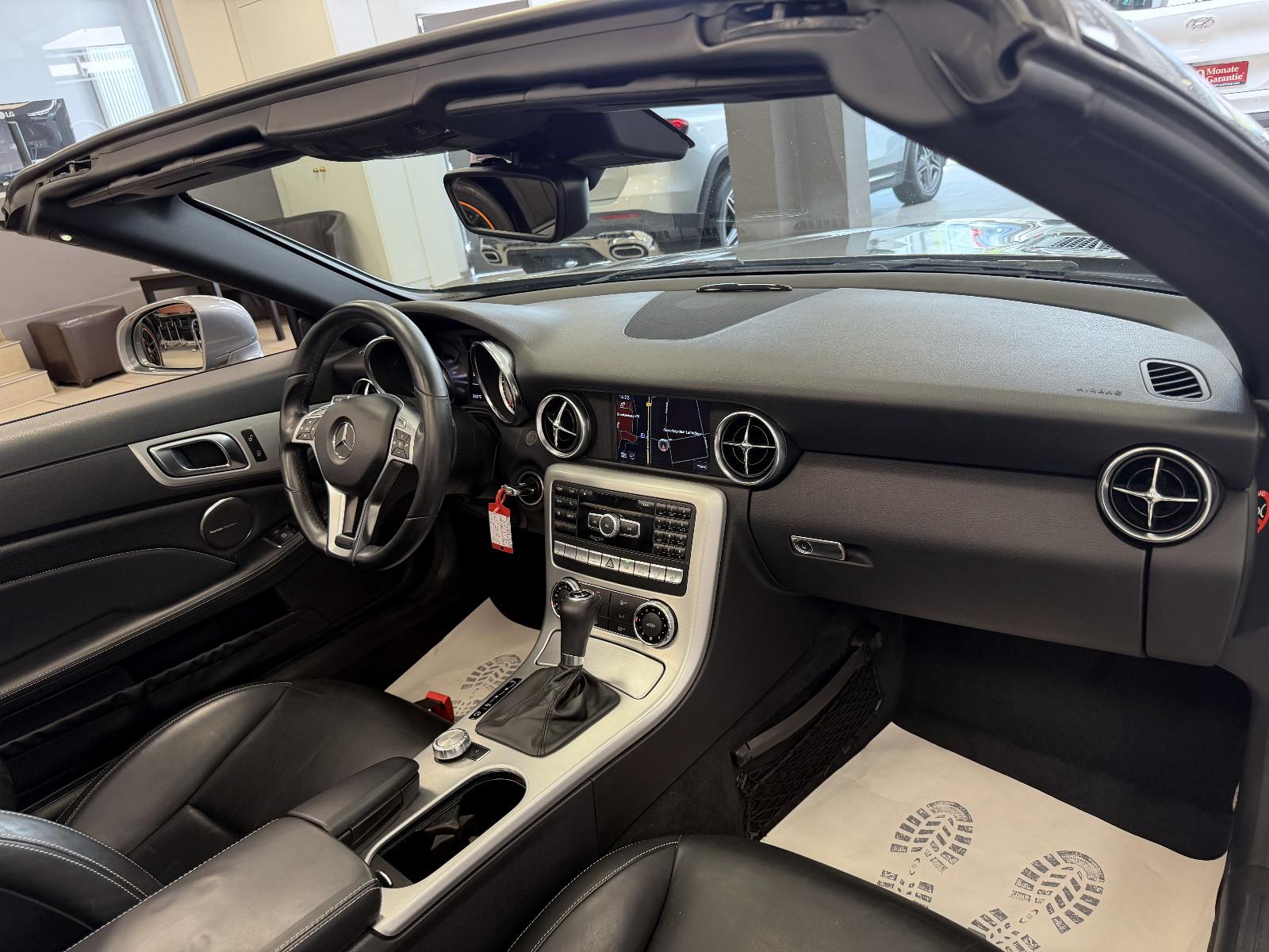 Mercedes-Benz SLK 250 CDI BE Roadster *AMG*Glasdach*AirScarf
