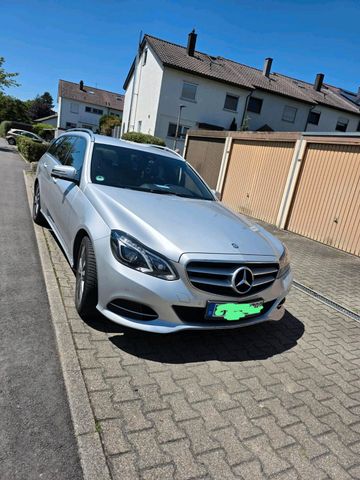 MERCEDES-BENZ Mercedes E 200 BLUETEC