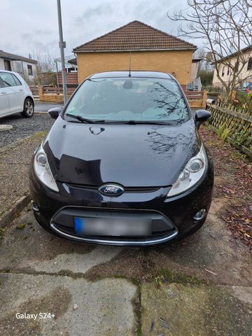 Ford fiesta titanium  "top"