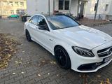 Mercedes-Benz C 63 AMG Mercedes-AMG C 63 Mercedes-AMG - Mercedes-Benz C 63 AMG: Limousine