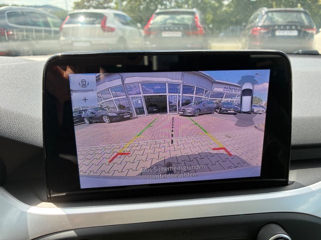Fahrzeugabbildung Ford Focus 2,0 EcoBlue Turnier >AHK/Standheiz/PANO