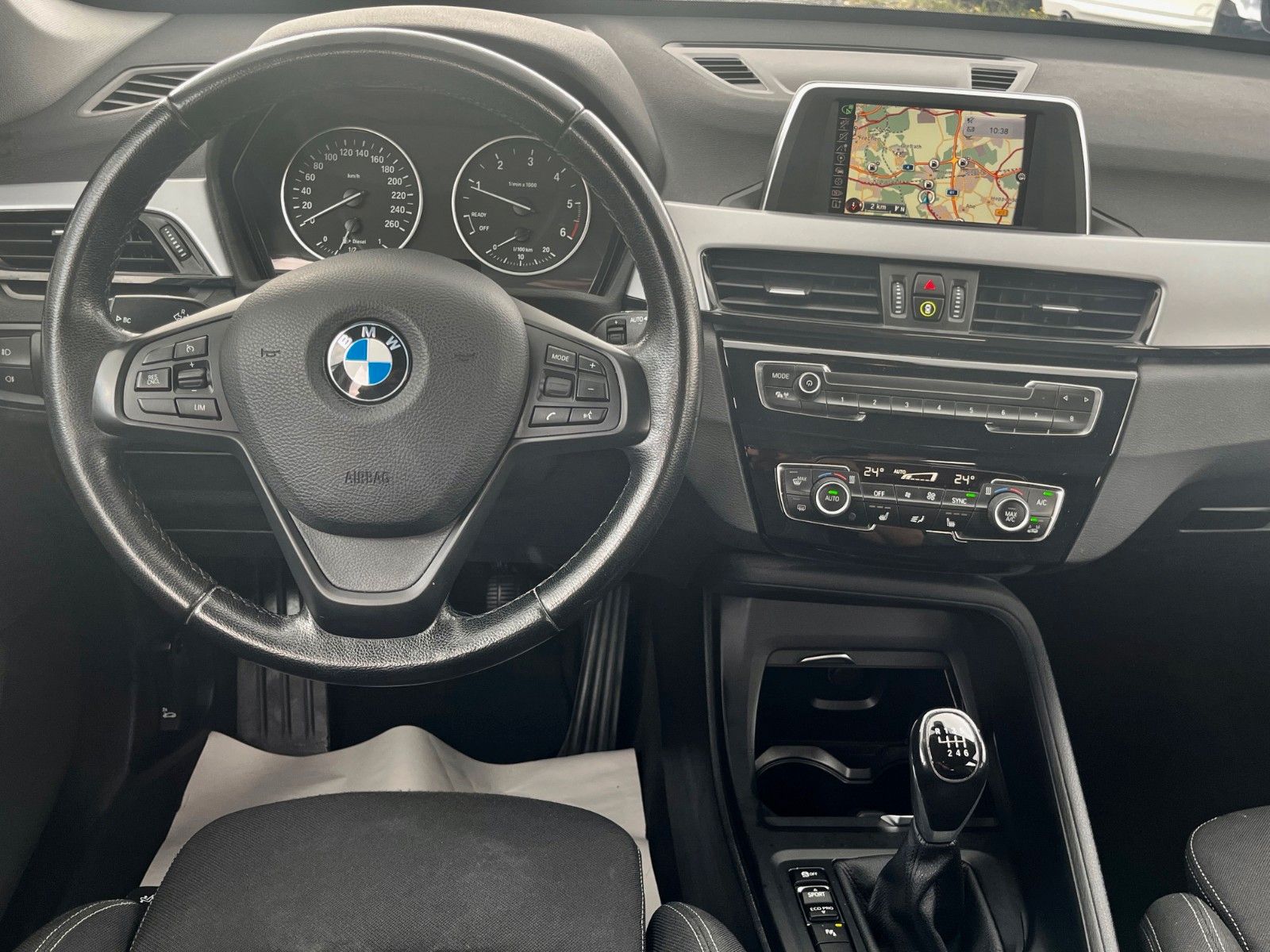 Fahrzeugabbildung BMW X1 sDrive18d Advantage Navi Tempomat SPORTSITZE
