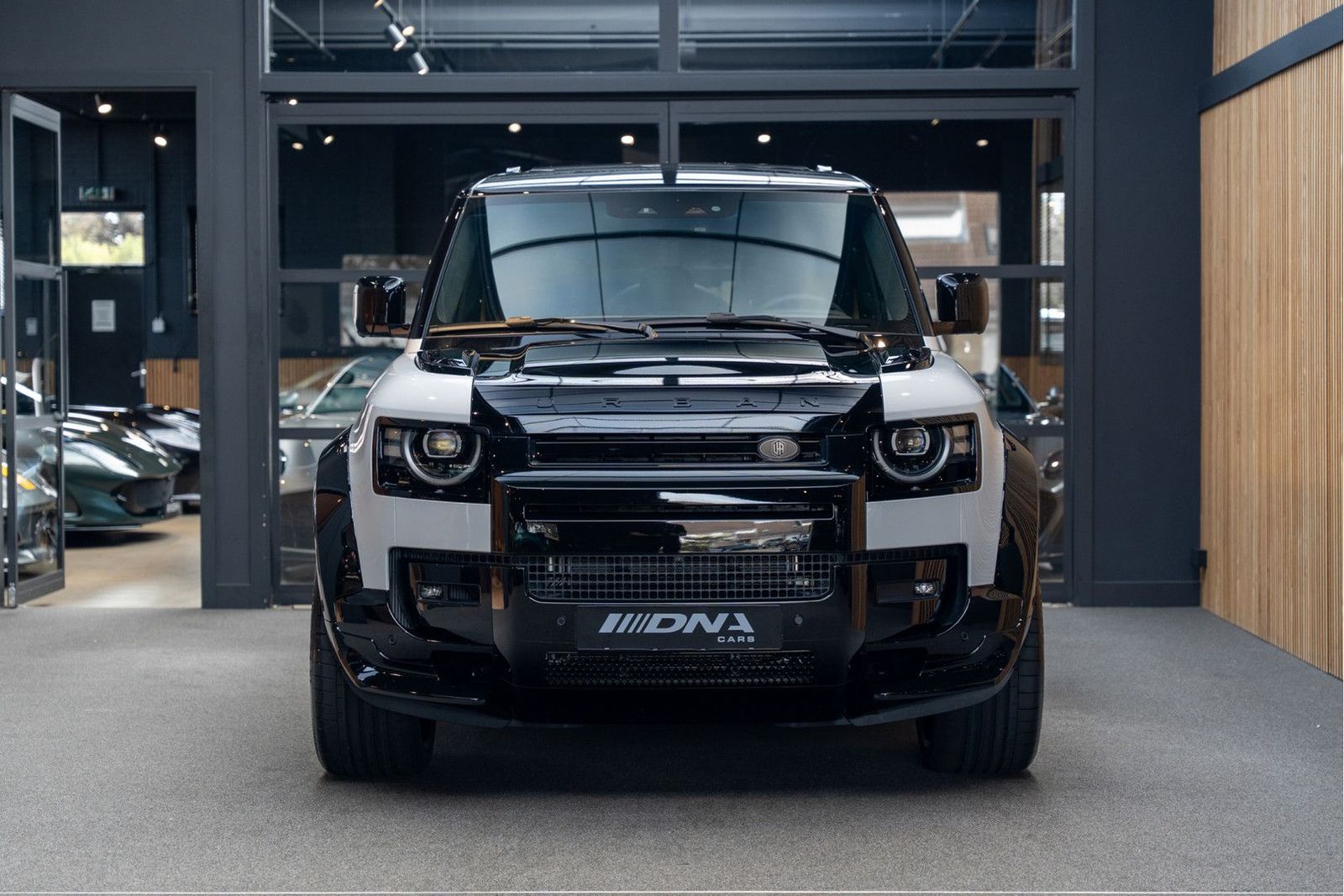 Land Rover Defender 110 P300e X Urban Automotive Yellow Acc imagem 2