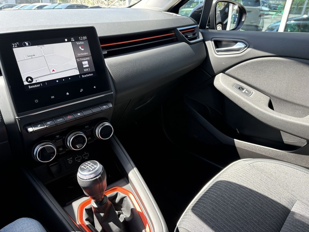 RENAULT Clio - Bild 5