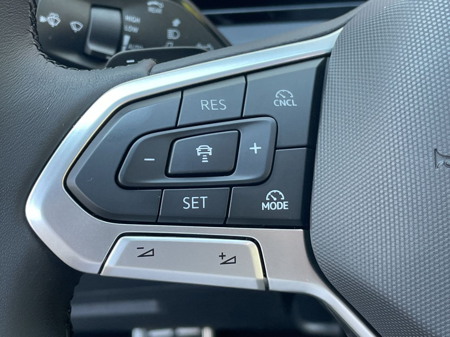 Tiguan 1.5 eTSI DSG ENERGY AHK/Navi/360°Kamera/A