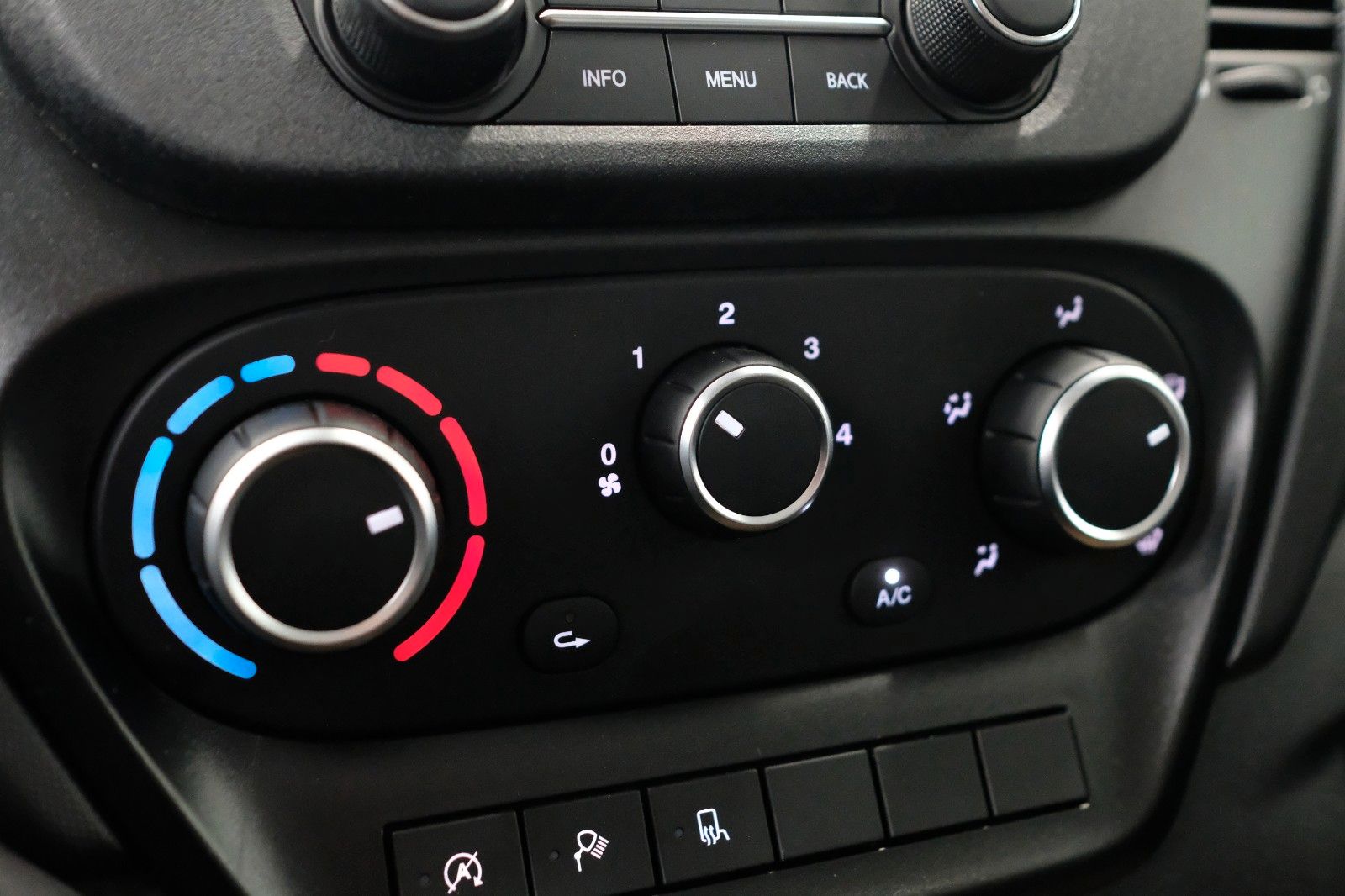 Fahrzeugabbildung Iveco Daily 35S14 EA8 V AUTOMATIK RS3520 SOFORT