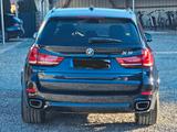 BMW X5 xDrive30d -M Soft Close  ACC LED H&K HUD 360 - Behindertengerechte BMW X5