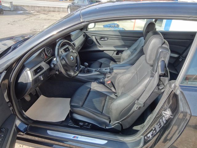 Fahrzeugabbildung BMW 325i/M-Paket/Xenon/Leder/2.Hd/Navi/19-Zoll/VollS