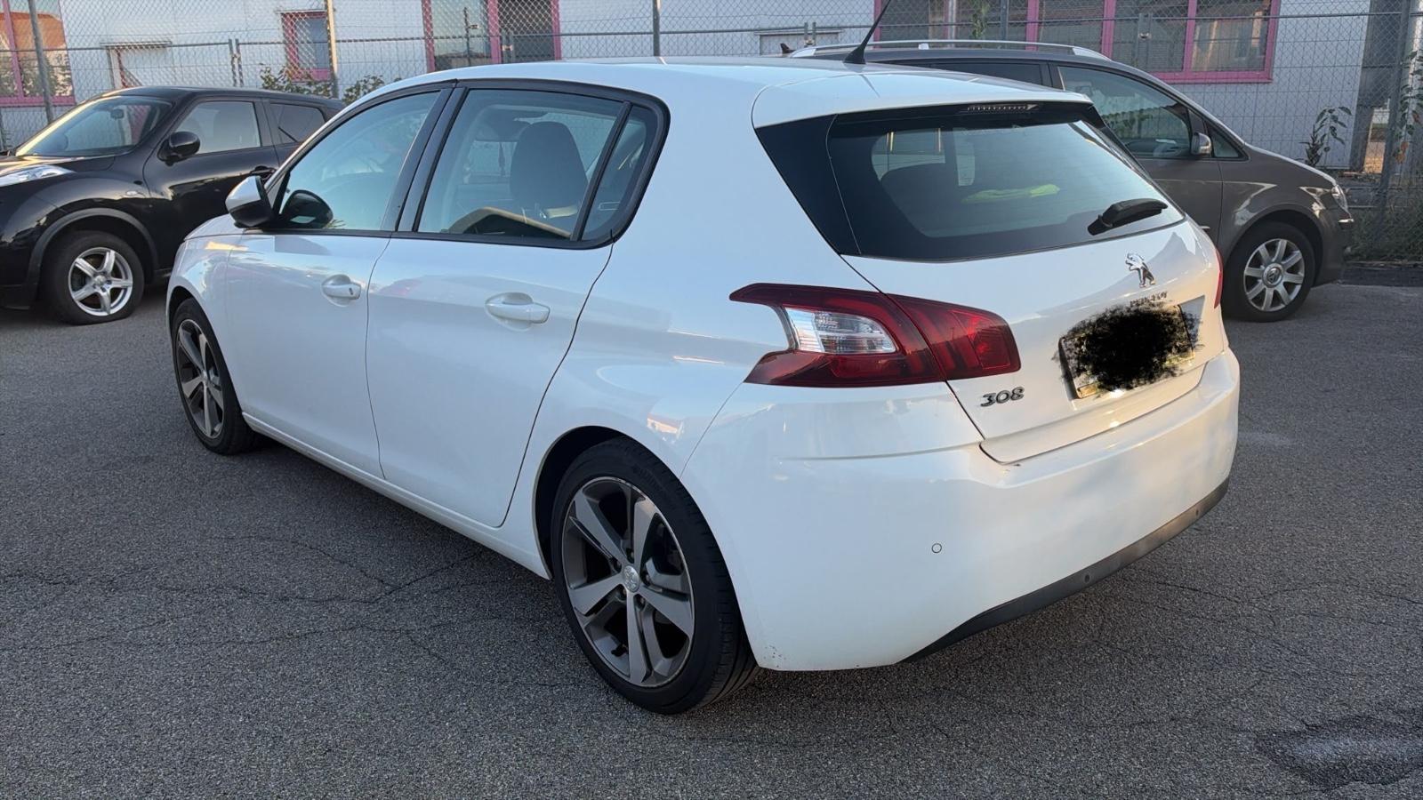 Peugeot 308 2014 — photo 5